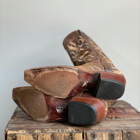 Shyanne Boots Floral Embroidery - Picture 9 of 9